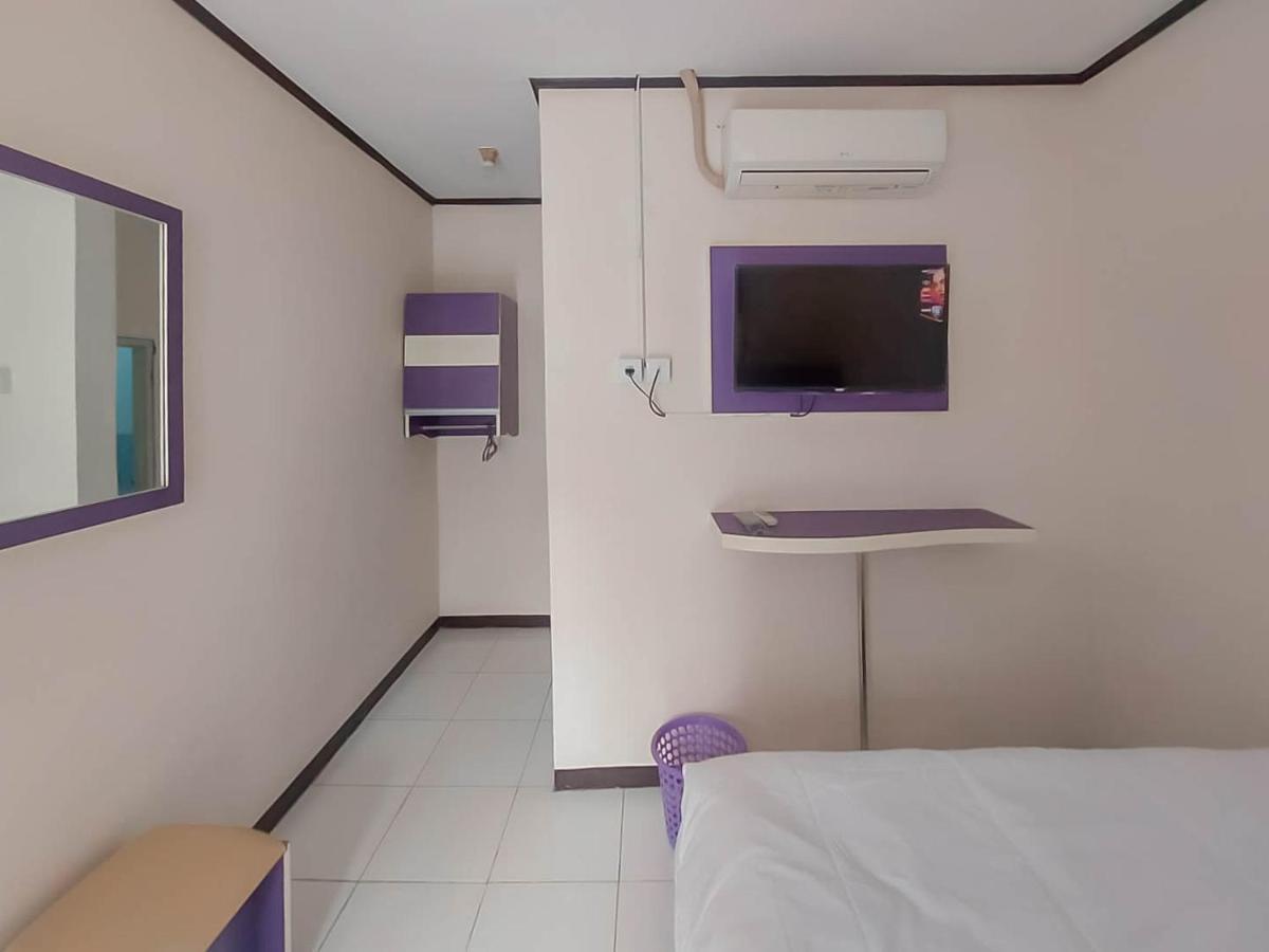 Reddoorz @ Jalan Ahmad Yani Hotel Karawang Exterior photo